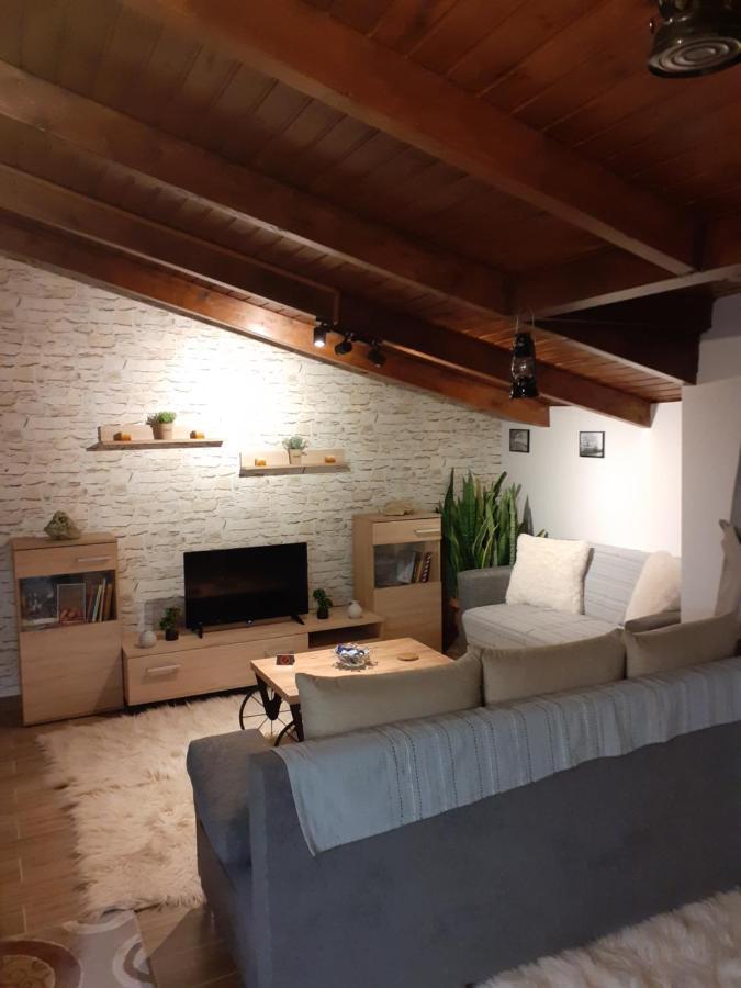 Apartament The View Attic Janina Zewnętrze zdjęcie